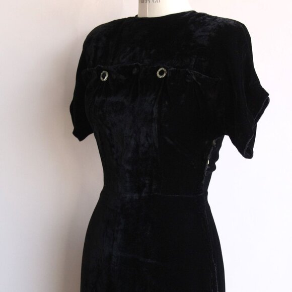 Vintage 1940s Dress, Cirilo Black Velvet Dress With Rhinestone Embellishment - Picture 8 of 12